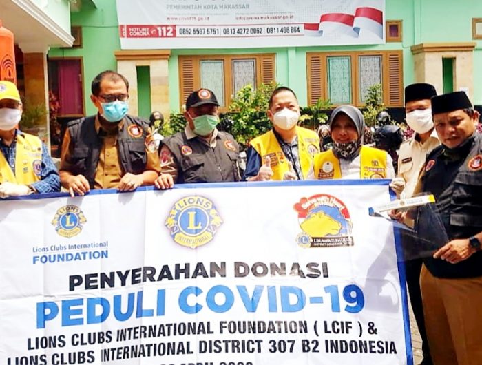 Penyerahan donasi dari LCIF dan Lions Club International District 307 B2